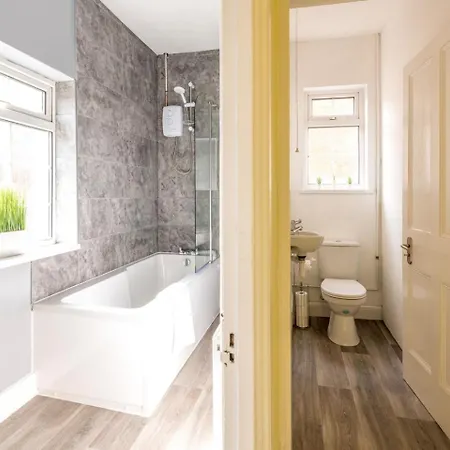 7br House, Contractors, Free Parking, Central, By Prescott דירה