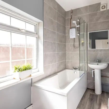 7br House, Contractors, Free Parking, Central, By Prescott *