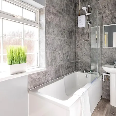7br House, Contractors, Free Parking, Central, By Prescott Bristol